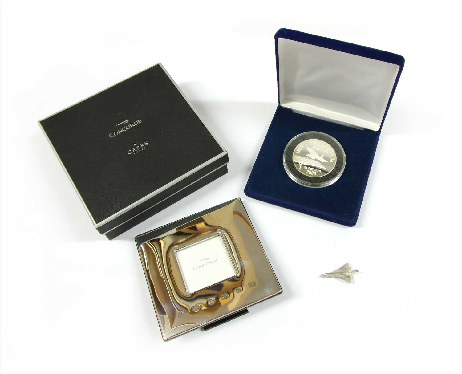Lot 116 - A fine silver Condorde's Last Flight limited edition commemorative medal