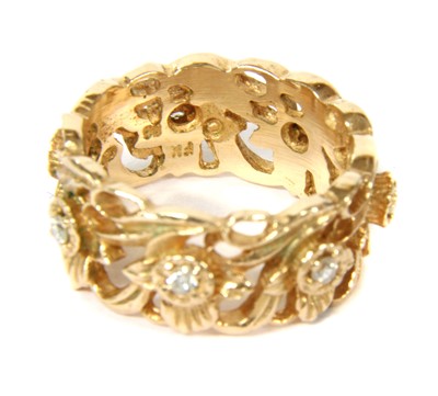 Lot 82 - A 14ct gold diamond ring