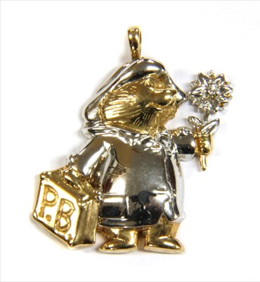 Lot 104 - A gold and white gold Paddington Bear pendant