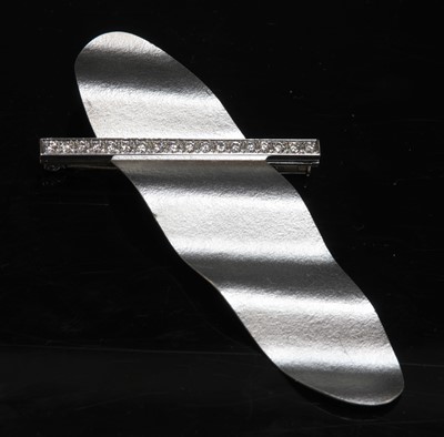 Lot 316 - An Austrian white gold diamond set brooch