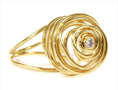 Lot 84 - An 18ct gold diamond ring by Tous