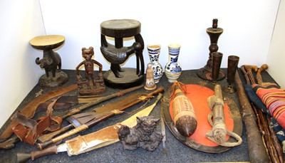 Lot 290 - A quantity of tribal items