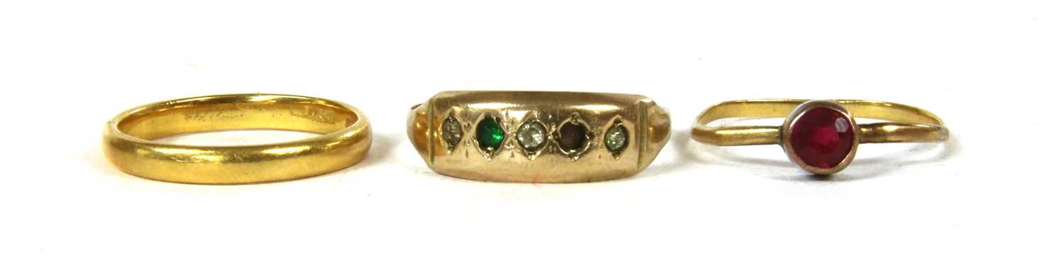 Lot 31 - A 22ct gold wedding ring