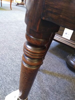 Lot 26 - A Victorian mahogany hall chair
