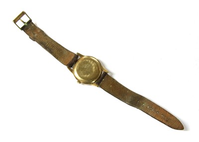 Lot 196 - A gentlemen's 9ct gold Zenith mechanical strap watch, c.1960