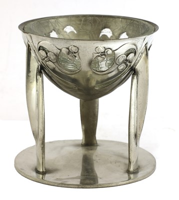 Lot 193 - A collection of Liberty Tudric pewter wares