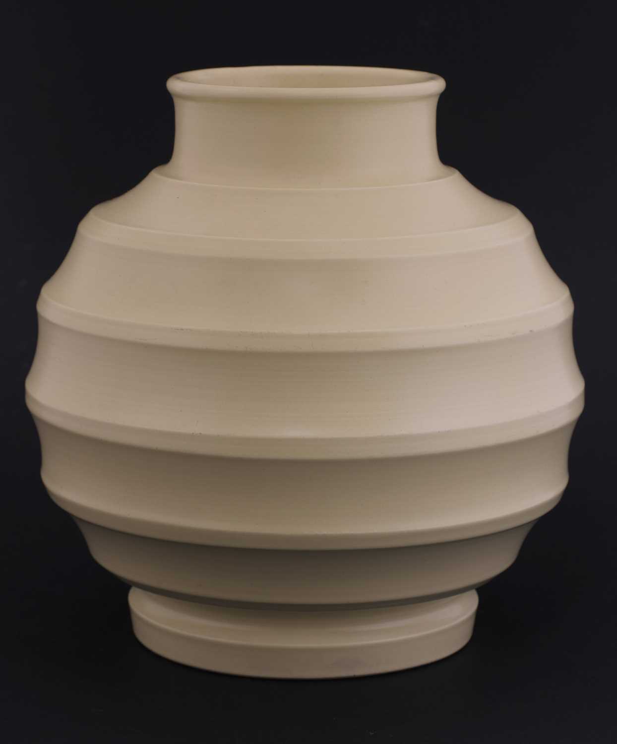 Lot 54 - A Wedgwood globular vase
