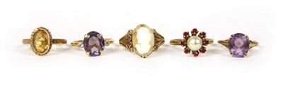 Lot 105 - Five gold rings