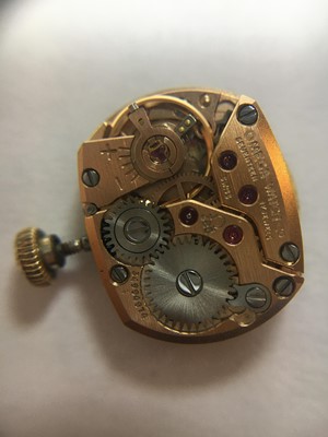 Lot 187 - A ladies' 9ct gold Omega mechanical bracelet watch, c.1960