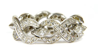 Lot 96 - A gold diamond set chain link ring