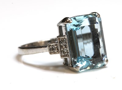 Lot 255 - A white gold aquamarine and diamond ring