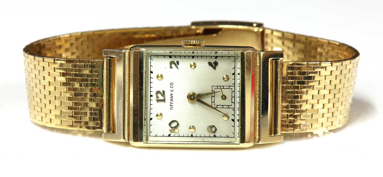 Lot 356 - A gentlemen's American gold Tiffany & Co. mechanical watch, c.1947