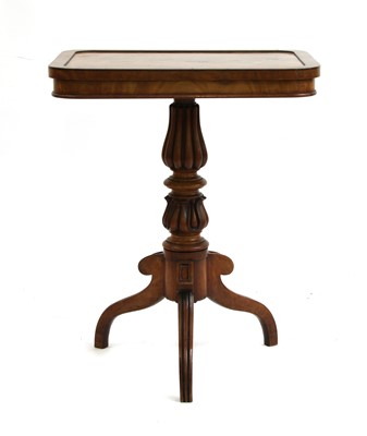 Lot 488 - A William IV mahogany pedestal lamp table