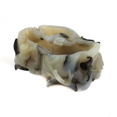 Lot 59 - A Chinese agate washer