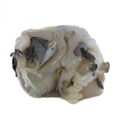 Lot 59 - A Chinese agate washer