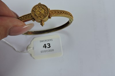 Lot 43 - A Victorian Archaeological Revival Etruscan-style gold hinged bangle, c.1870