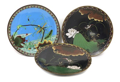 Lot 245 - A collection of three Japanese cloisonné plates