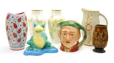 Lot 212 - A collection of ceramics
