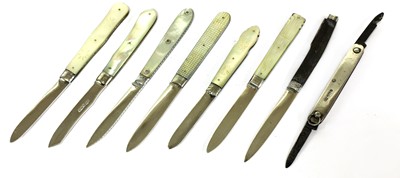 Lot 42 - Five silver, mother-of-pearl and horn folding fruit knives, a penknife and two others