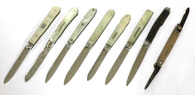 Lot 42 - Five silver, mother-of-pearl and horn folding fruit knives, a penknife and two others