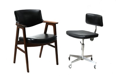 Lot 374 - A desk chair