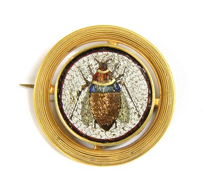 Lot 1 - An Italian gold micromosaic beetle brooch, c.1870