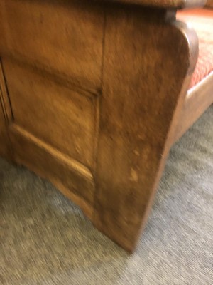 Lot 189 - An Arts and Crafts oak settle