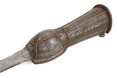 Lot 181 - An Indian gauntlet sword (pata)