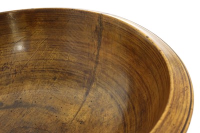 Lot 118 - A sycamore dairy bowl