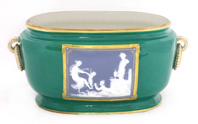 Lot 517 - A porcelain jardiniere