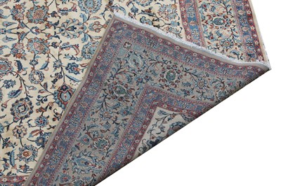 Lot 197 - A fine Kashan carpet