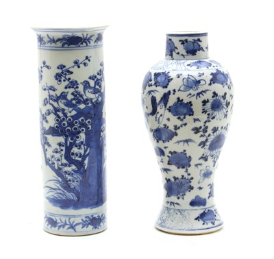 Lot 319 - An early 20th century Chinese blue and white baluster vase