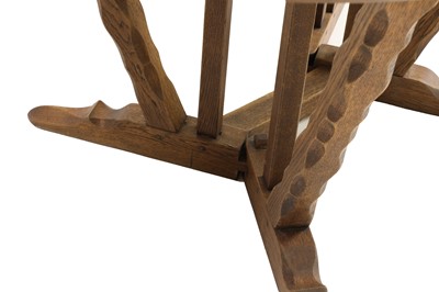 Lot 260 - An oak gateleg table