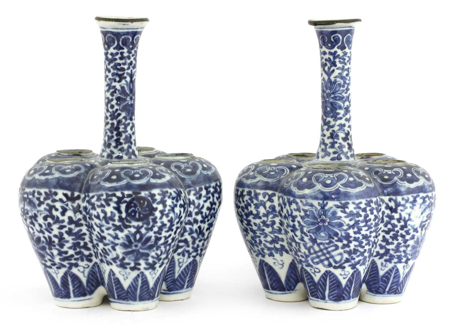 Lot 108 - A pair of Chinese blue and white tulip vases