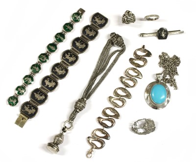 Lot 387 - A quantity of silver jewellery