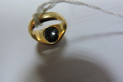 Lot 495 - An 18ct gold Edwardian bloodstone signet ring by Goldsmiths' and Silversmiths' Company Ltd.