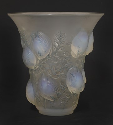 Lot 85 - A Lalique 'St Francois' glass vase