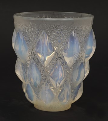 Lot 82 - A Lalique 'Rampillion' glass vase