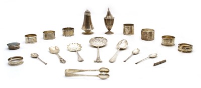 Lot 193 - A collection of silver items