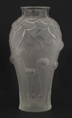 Lot 292 - A Lalique 'Giverny' glass vase
