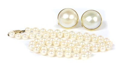 Lot 70 - A pair of gold mabé pearl earrings