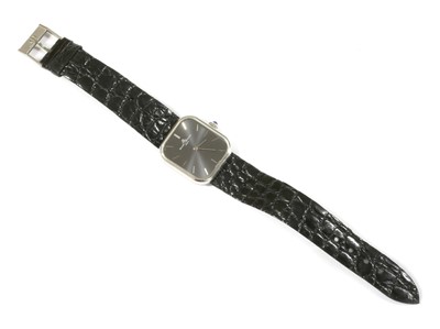 Lot 166 - A mid-size 18ct white gold Baume & Mercier mechanical strap watch