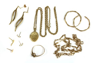 Lot 79 - A quantity of 9ct gold jewellery