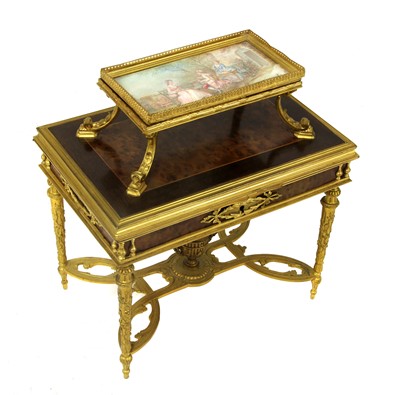 Lot 834 - A rare jewellery box by Haardt et Davos