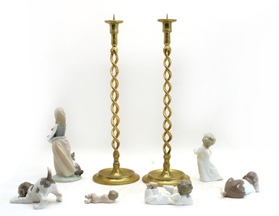 Lot 169 - A collection of Lladro figures