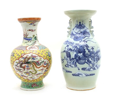 Lot 331 - A Chinese blue and white vase