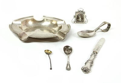 Lot 146 - A collection of silver