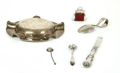 Lot 146 - A collection of silver