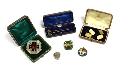 Lot 245 - A collection of jewellery
