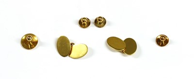 Lot 105 - A pair of gold chain link cufflinks